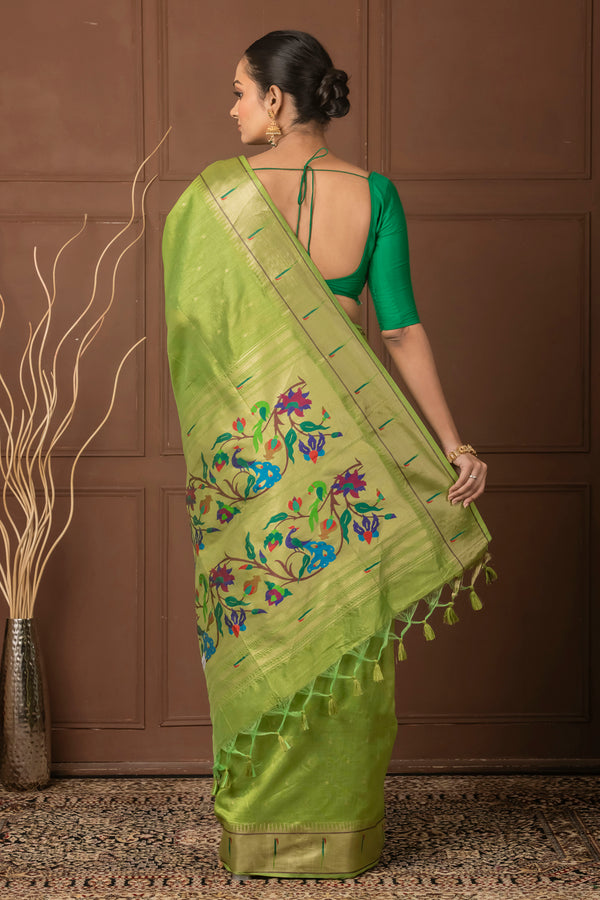 Muniya mayuri