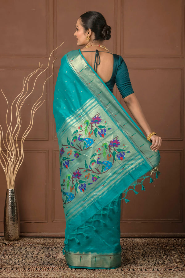 Muniya mayuri
