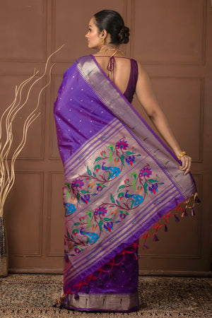 Muniya mayuri