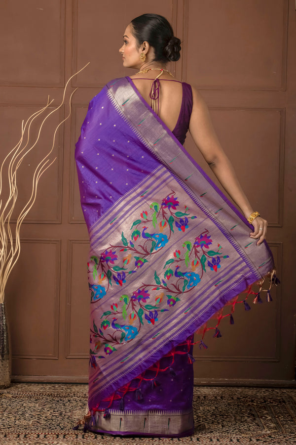 Muniya mayuri