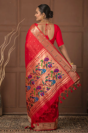 Muniya mayuri