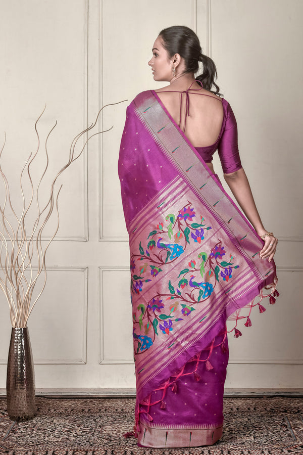 Muniya mayuri