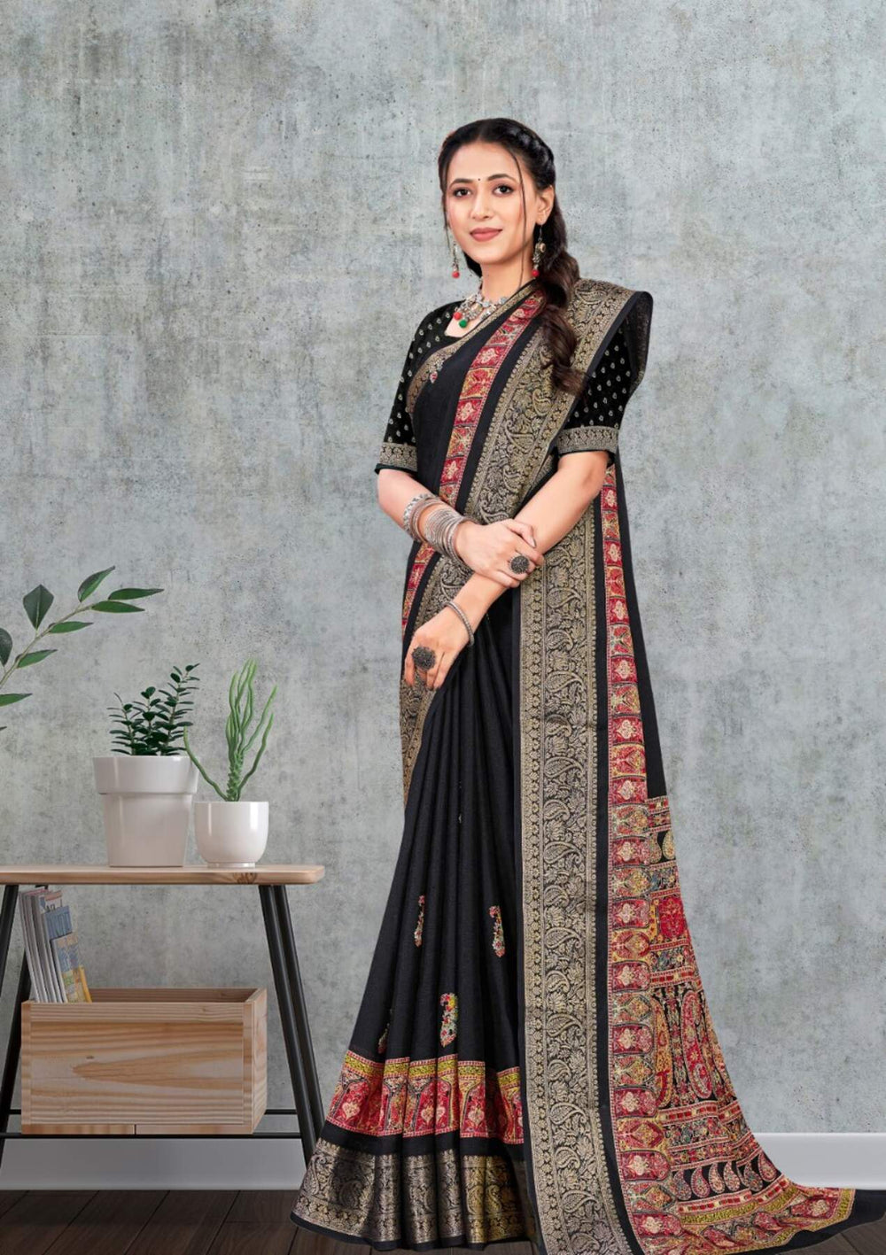 Moss Majesty Crepe Saree For Daily Wear