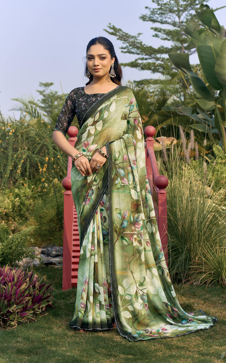 Elegant Weightless Chiffon Floral Digital Print Saree